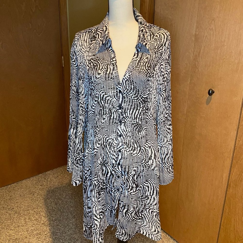 Abstract print tunic/dress button down.